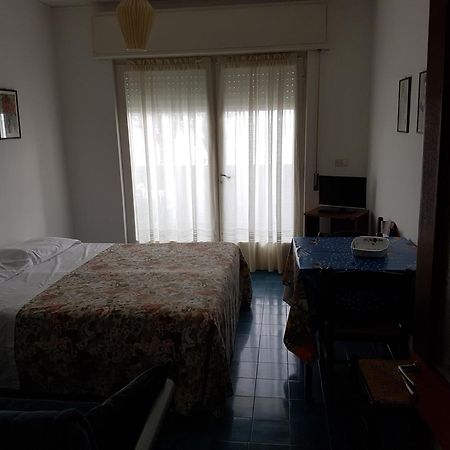 Hotel Piccolo Paradiso Бордигера Экстерьер фото