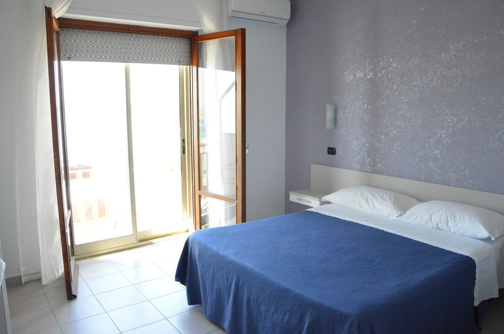 Hotel Piccolo Paradiso Бордигера Экстерьер фото